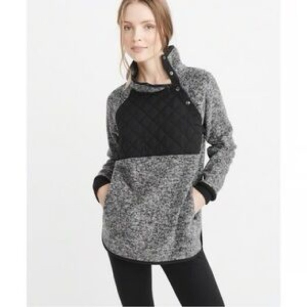 Abercrombie & Fitch Asymmetrical Snap-Up Fleece pullover medium